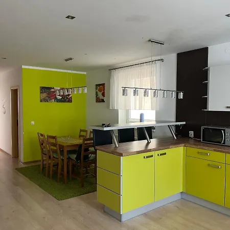 Dom wakacyjny Dom Melissa V Malebnej Obci Banka Pieszczany