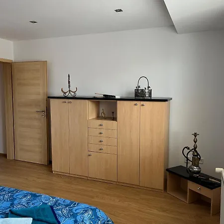 Dom Melissa V Malebnej Obci Banka