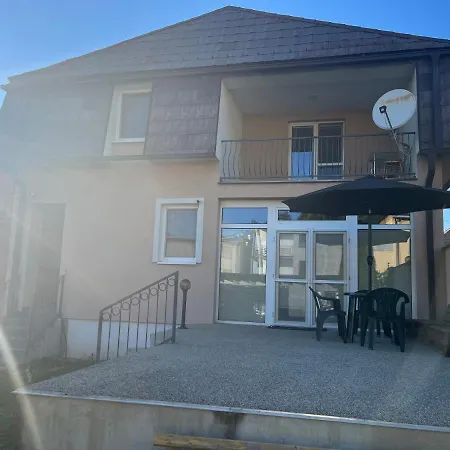 Ferienhaus Dom Melissa V Malebnej Obci Banka Piest'any