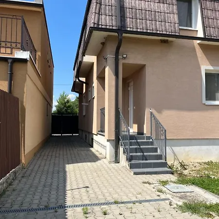 Ferienhaus Dom Melissa V Malebnej Obci Banka